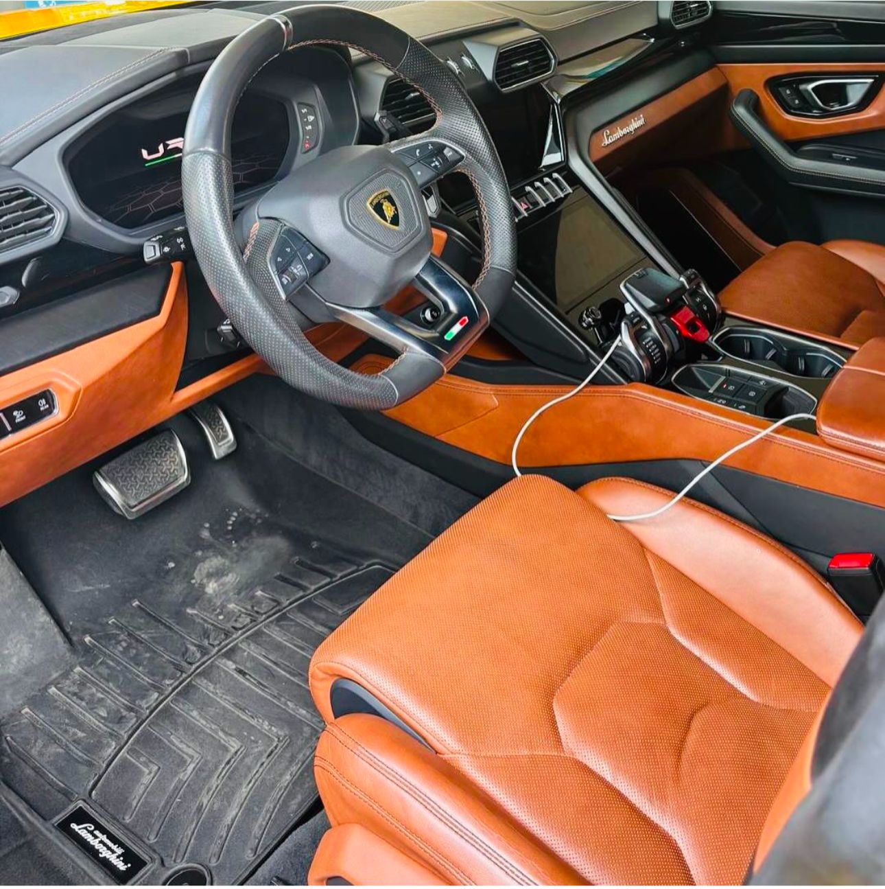 Laborghini Urus, fotografia 5 di 9